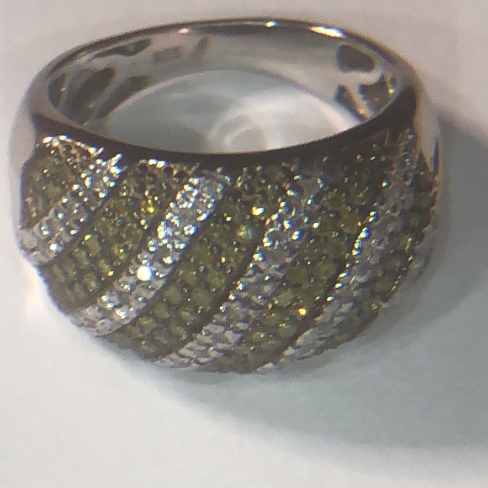 Sunglo! Yellow & White Diamond 0.50 Ctw Ring Sz. 7